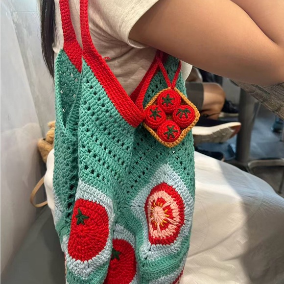 Handmade Crochet Tomato Pattern Tote Bag - Picture 1 of 3